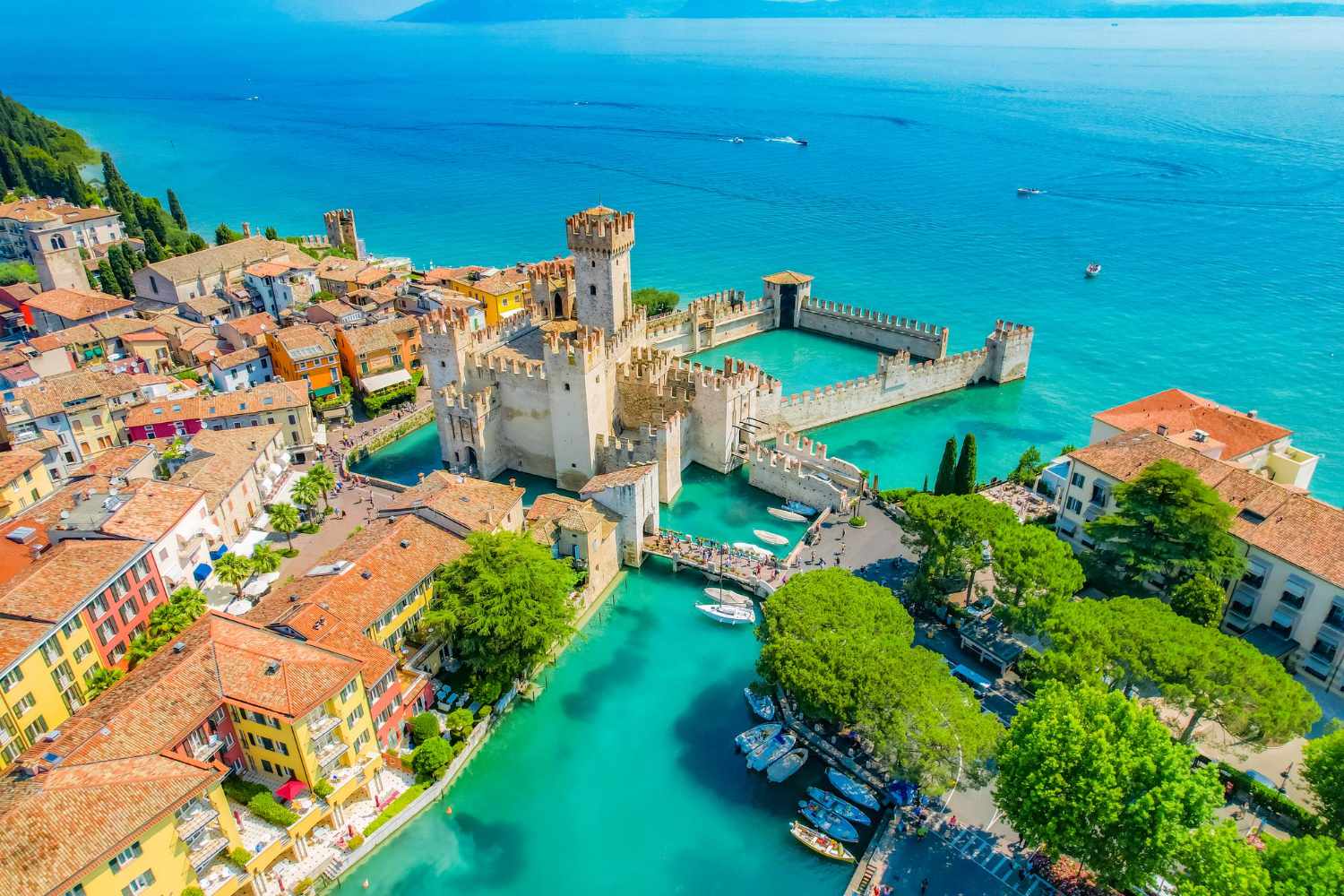 vista dall'alto di Sirmione sul Lago di Garda